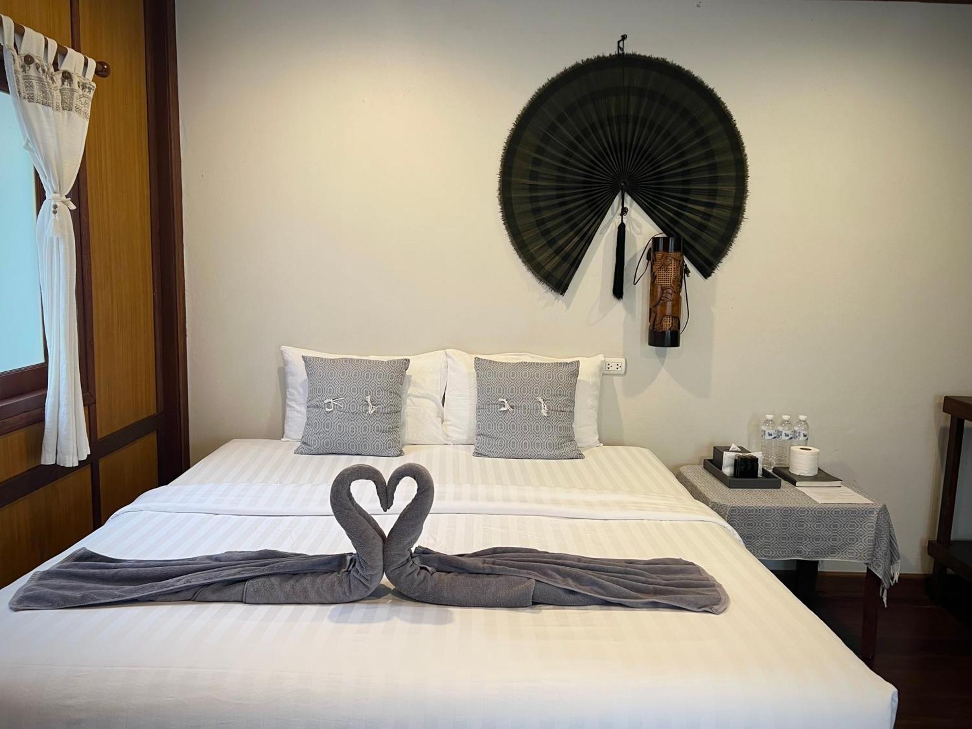 V-View Beach Resort Baan Tai Exterior foto
